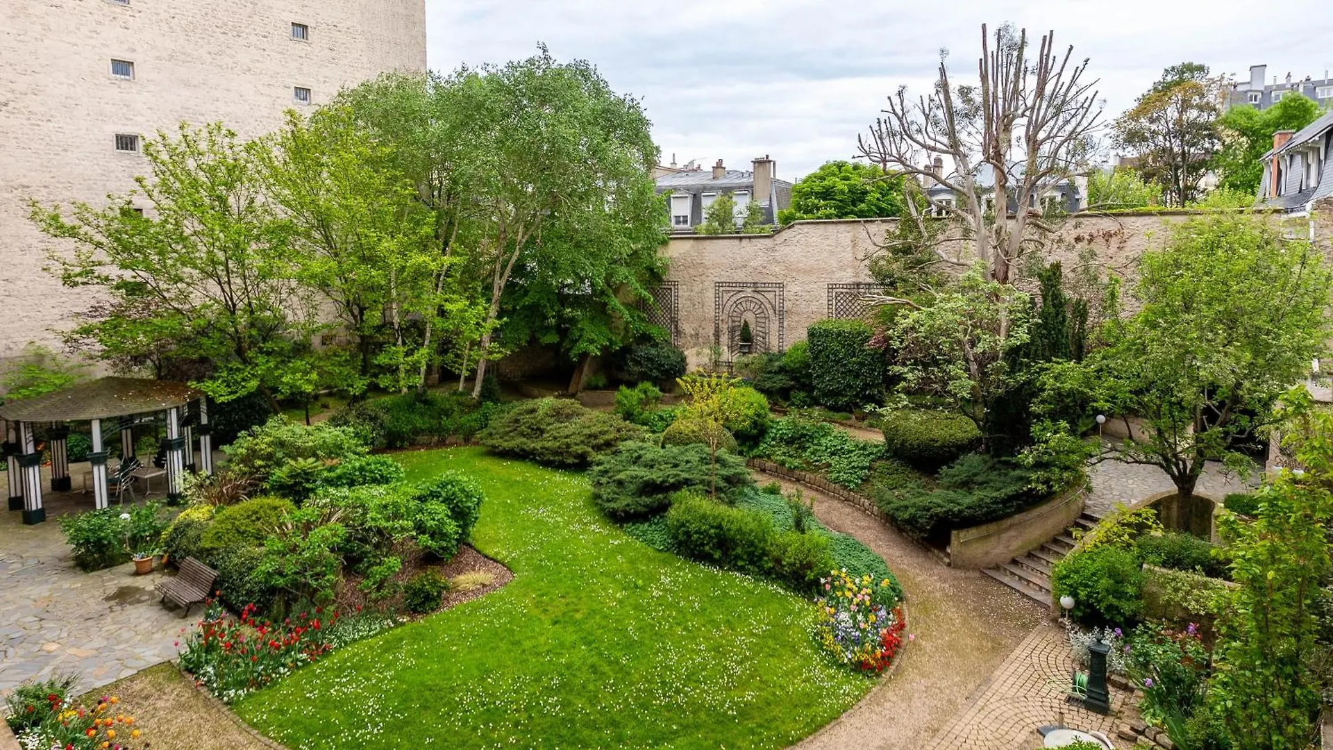 Apartament Garden In Paris L Eiffel Tower 20 Min By Metro